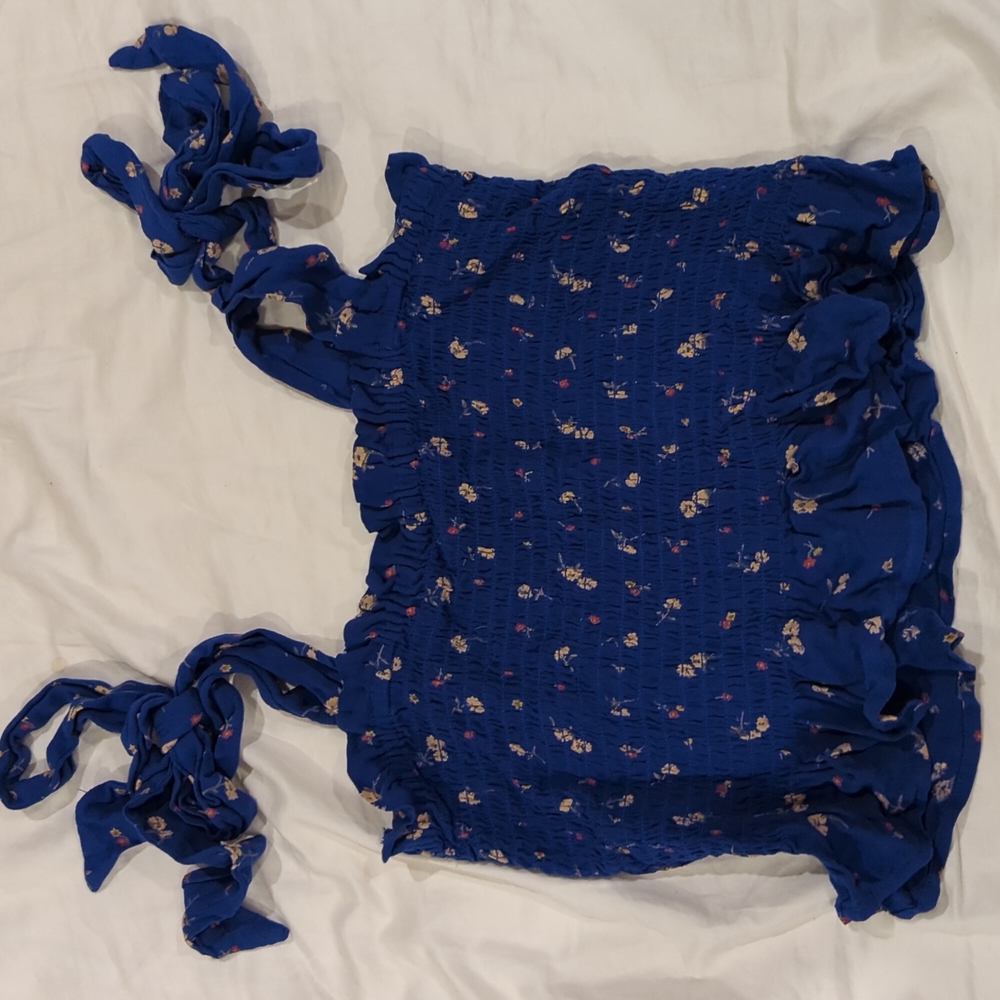 American eagle floral smocked crop top - S
